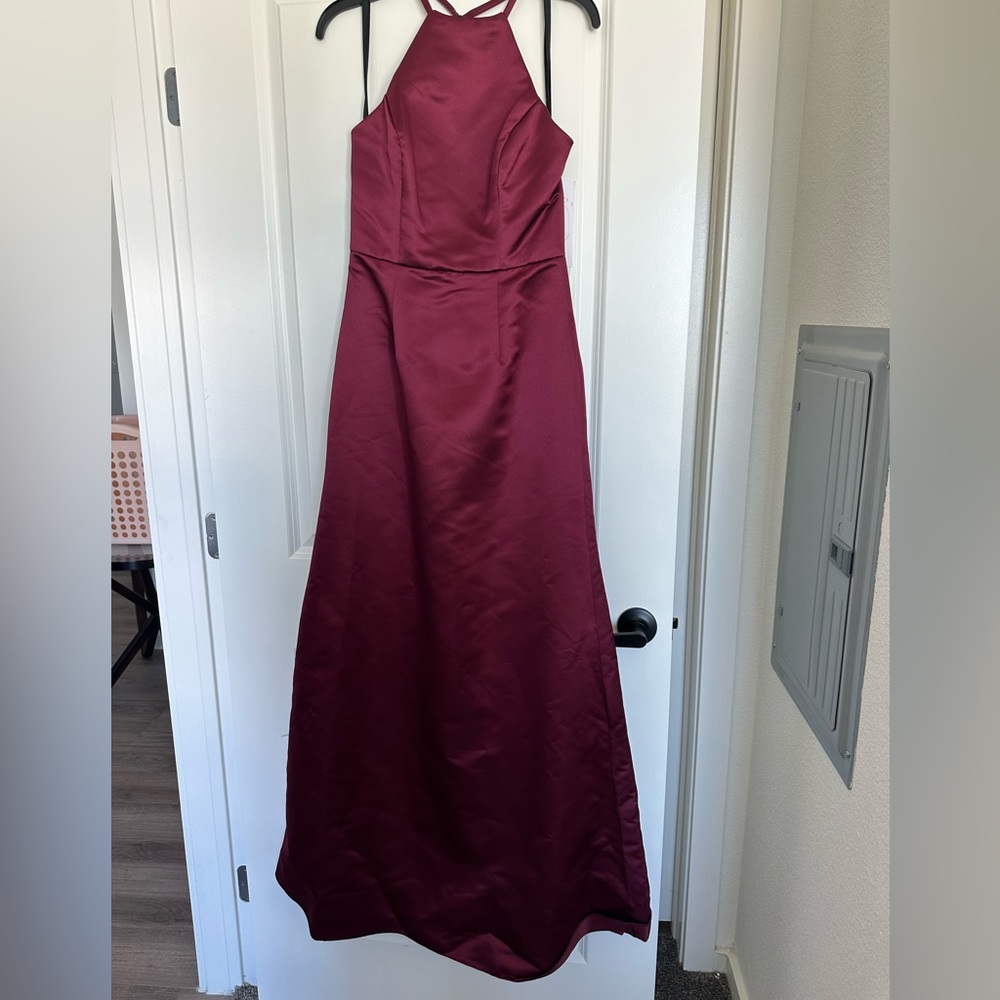 NEVER WORN Hailey Paige Bridesmaids Halter Top Dress Burgundy Size 4